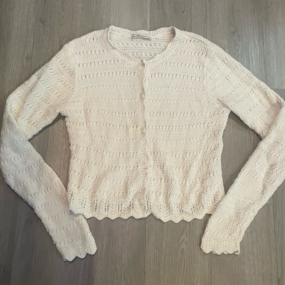 Abercrombie & Fitch Ivory Cream Scalloped Hem Knit Cotton Cardigan size Small - Picture 2 of 8